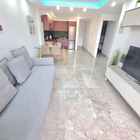 Two-bedroom ,central,wifi,sea View