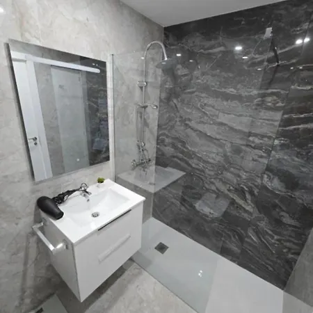 Two-bedroom ,central,wifi,sea View