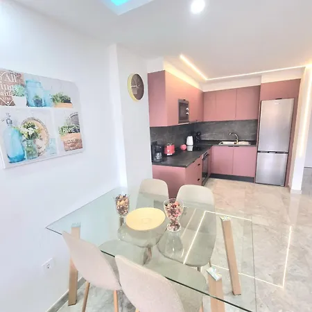 Casa Liotro,two-bedroom,central,wifi,sea View Апартаменты Лос Кристианос