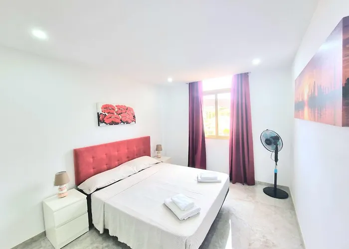 Two-bedroom ,central,wifi,sea View 洛斯克里斯蒂亚诺斯