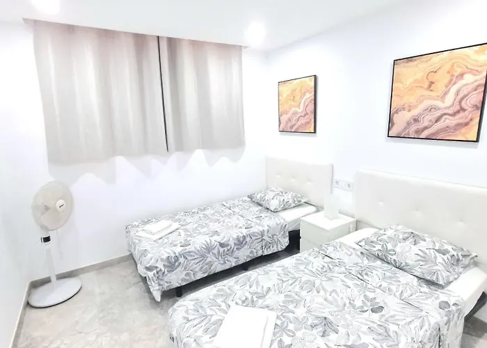 Two-bedroom ,central,wifi,sea View