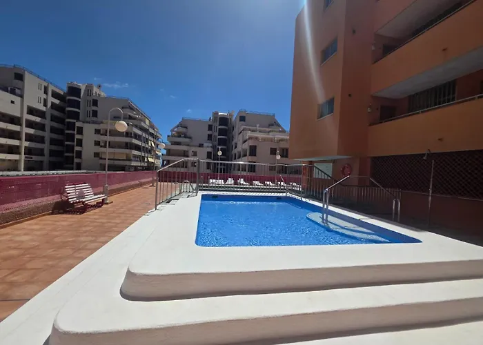 Two-bedroom ,central,wifi,sea View Apartmán *